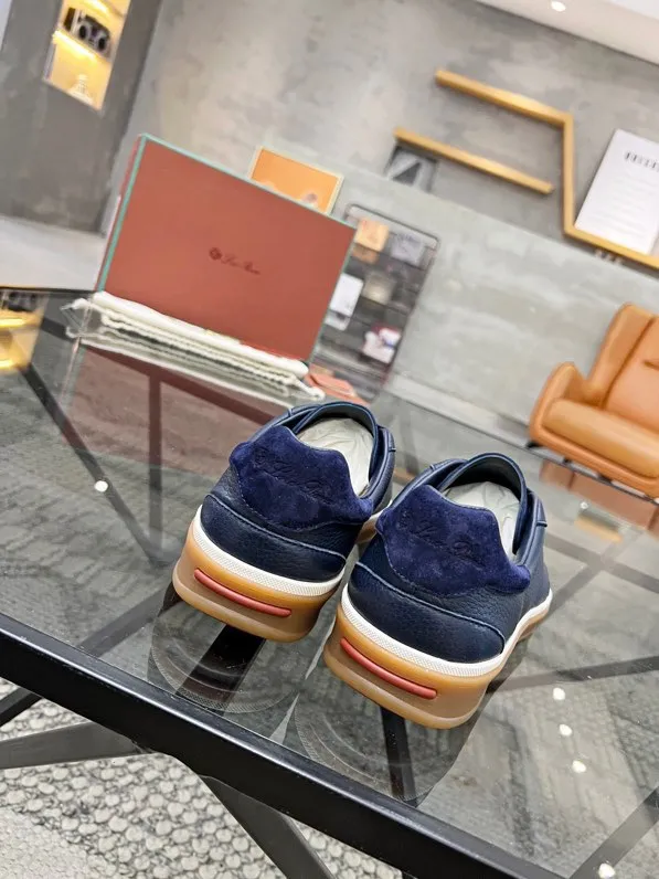 Factory price: 440💰Loro men's shoes💰iana top purchasing agent🇮🇹 men's shoes💰 The popular casual sneakers counter of the popular street man has new products at the same time. The uppers are made of cowhide fabric imported from Italy. The high-quality splicing technology has a classic and generous layout with a masculine temperament. Soft and comfortable cowhide lining. The soles: the original soles are specially provided by the original factory. The exclusive molded soles are super comfortable. The original factory follows the order. 🔍🔍High quality. You can enter and exit the counter at will. Welcome to compare. The code number is 38-44, customized 45